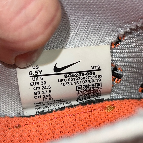 Nike Air VaporMax FlyKnit 3 GS mango sneakers - Picture 9 of 9